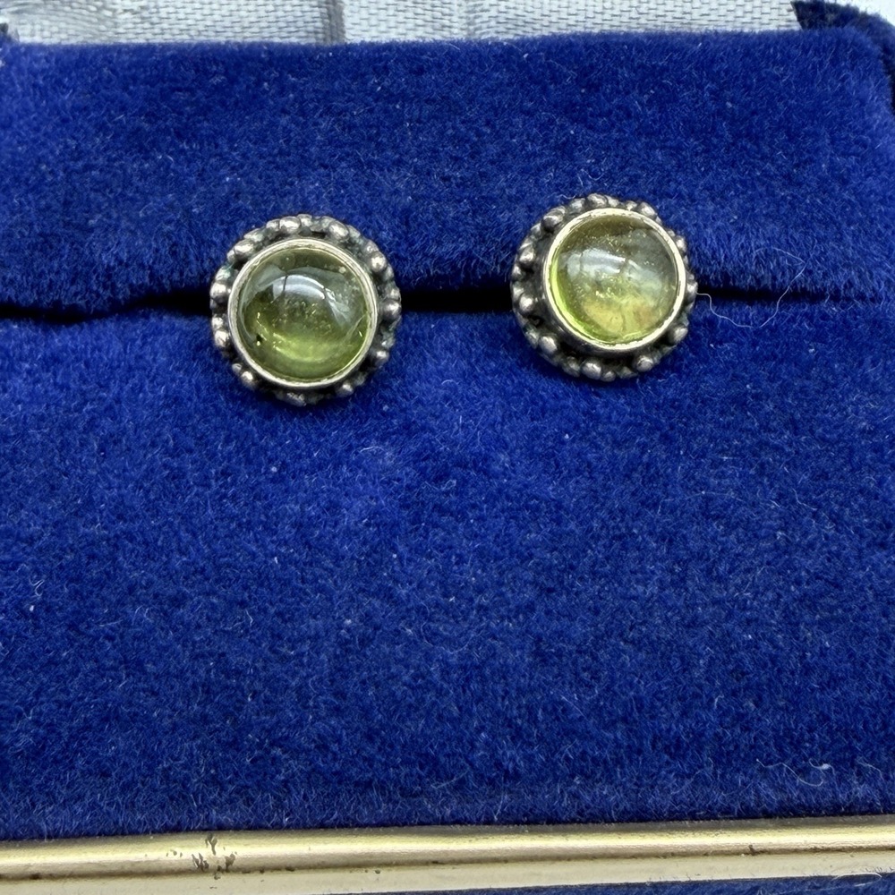 Silpada 925 Sterling Silver Peridot Cabochon Green Petite Stud Post Earrings